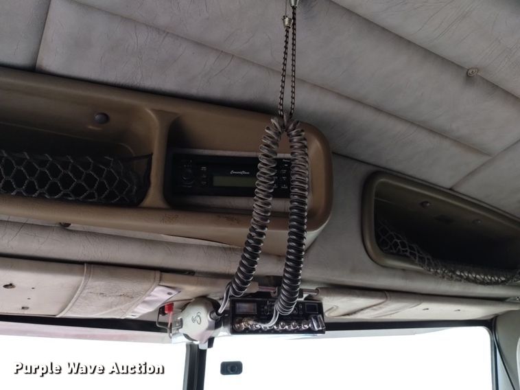 image for item DQ5984 1997 Peterbilt 379 semi truck