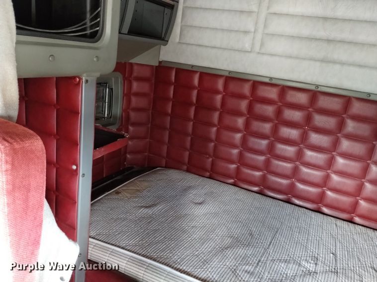 image for item DQ5984 1997 Peterbilt 379 semi truck