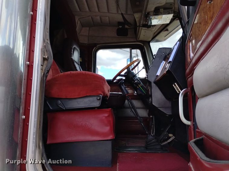 image for item DQ5984 1997 Peterbilt 379 semi truck