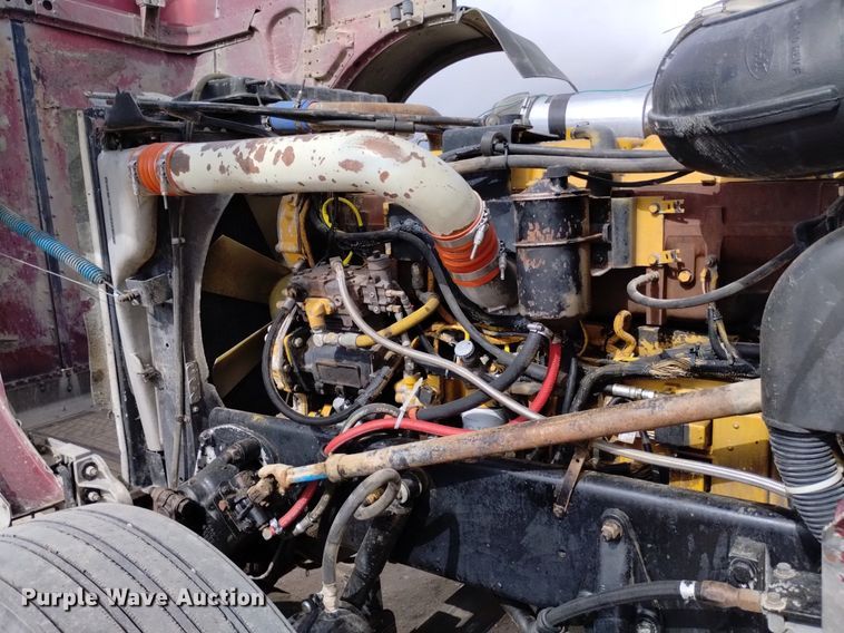 image for item DQ5984 1997 Peterbilt 379 semi truck