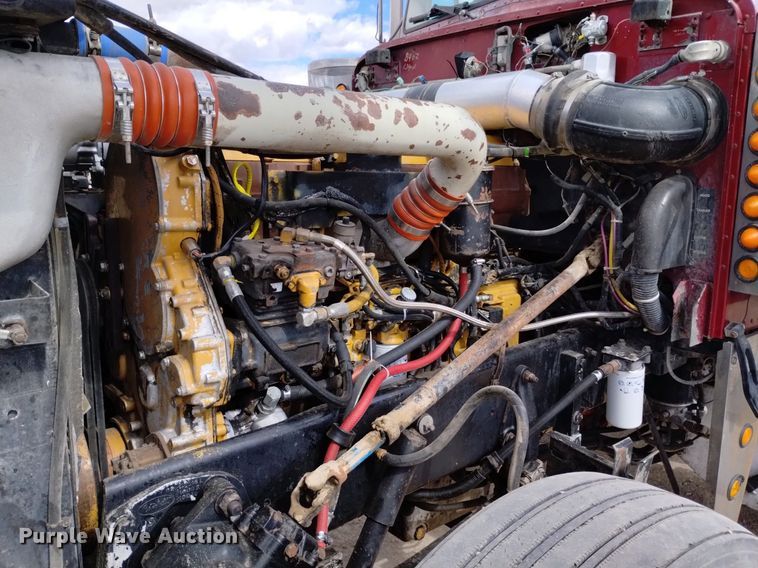 image for item DQ5984 1997 Peterbilt 379 semi truck