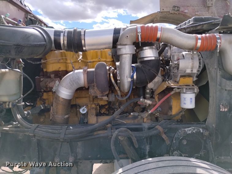 image for item DQ5984 1997 Peterbilt 379 semi truck