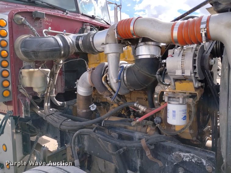 image for item DQ5984 1997 Peterbilt 379 semi truck