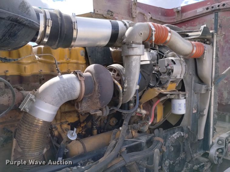 image for item DQ5984 1997 Peterbilt 379 semi truck