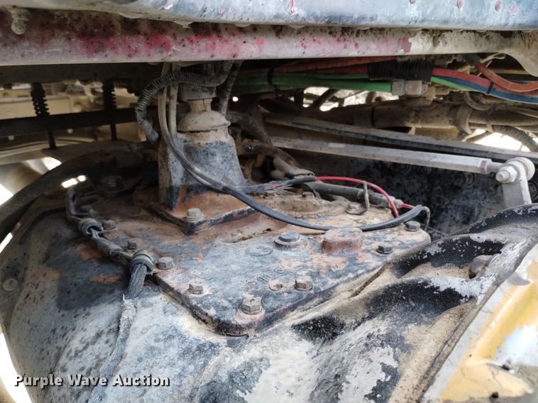 image for item DQ5984 1997 Peterbilt 379 semi truck