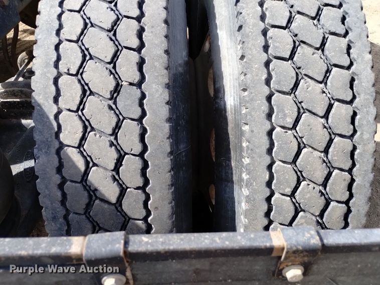 image for item DQ5984 1997 Peterbilt 379 semi truck