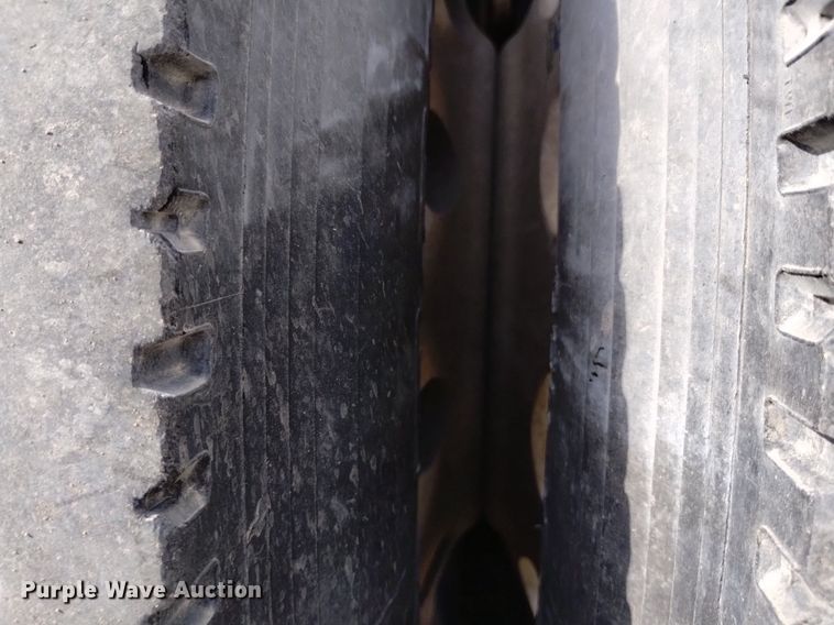 image for item DQ5984 1997 Peterbilt 379 semi truck