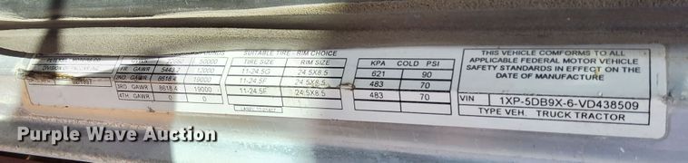image for item DQ5984 1997 Peterbilt 379 semi truck