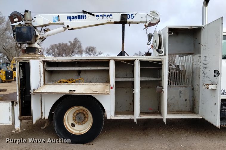 image for item DQ5985 1997 International 4700 utility / service truck