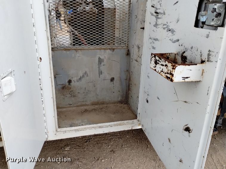 image for item DQ5985 1997 International 4700 utility / service truck