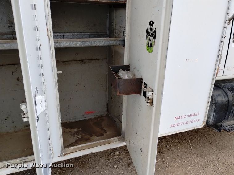 image for item DQ5985 1997 International 4700 utility / service truck