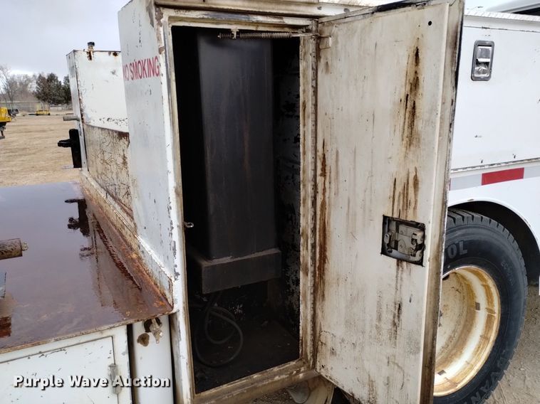 image for item DQ5985 1997 International 4700 utility / service truck