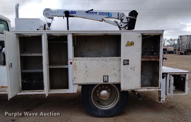 image for item DQ5985 1997 International 4700 utility / service truck