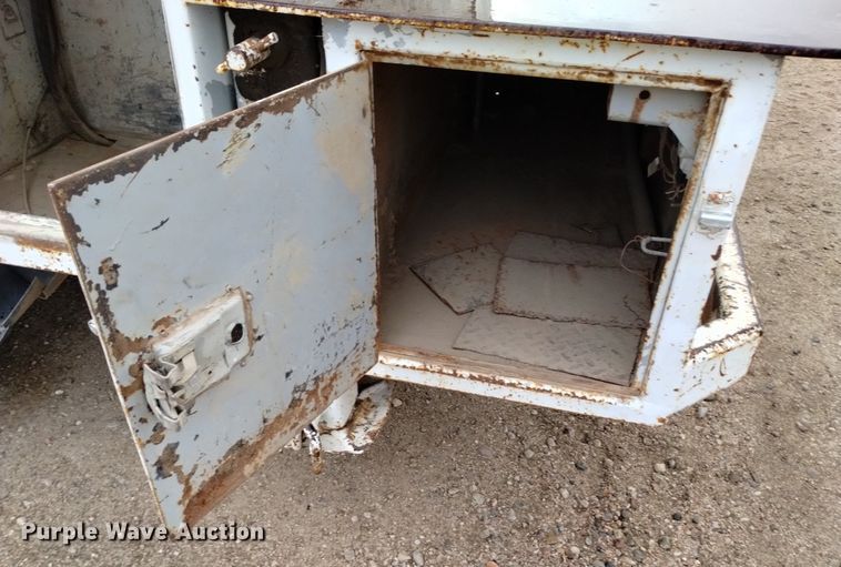 image for item DQ5985 1997 International 4700 utility / service truck