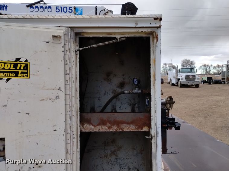 image for item DQ5985 1997 International 4700 utility / service truck