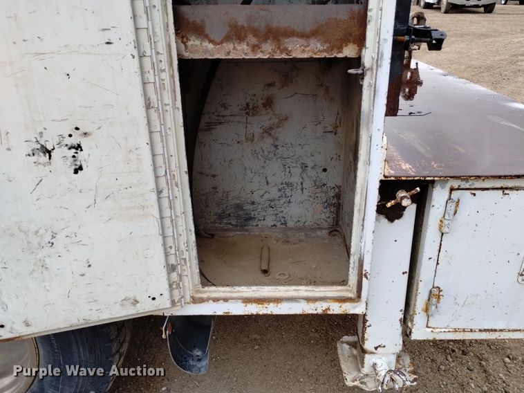 image for item DQ5985 1997 International 4700 utility / service truck