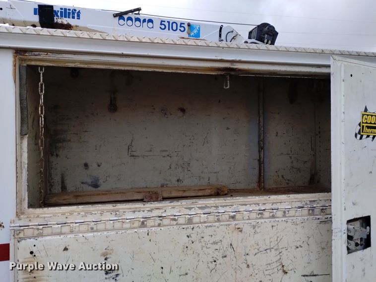 image for item DQ5985 1997 International 4700 utility / service truck