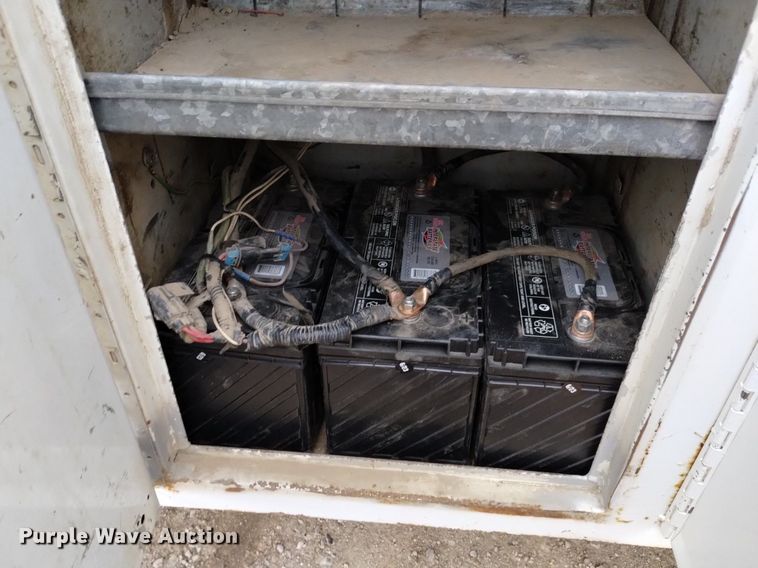 image for item DQ5985 1997 International 4700 utility / service truck