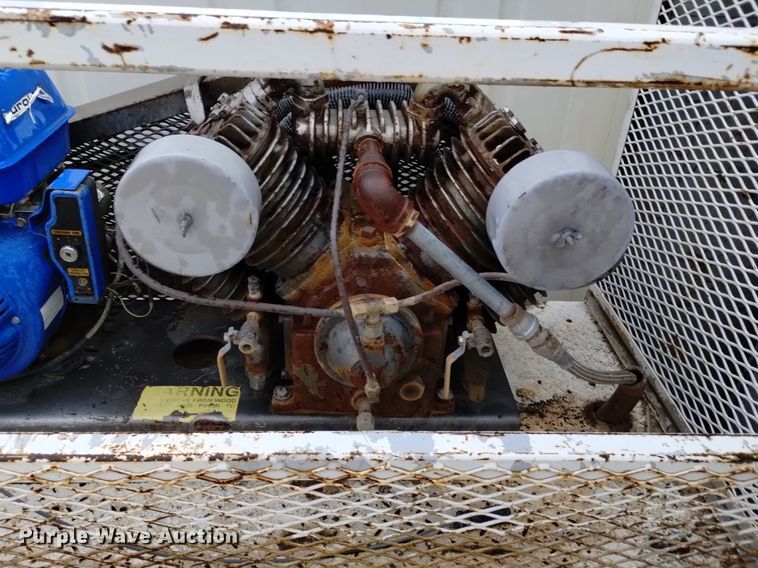 image for item DQ5985 1997 International 4700 utility / service truck