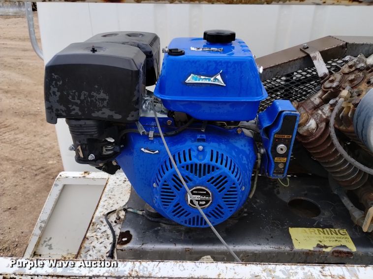 image for item DQ5985 1997 International 4700 utility / service truck