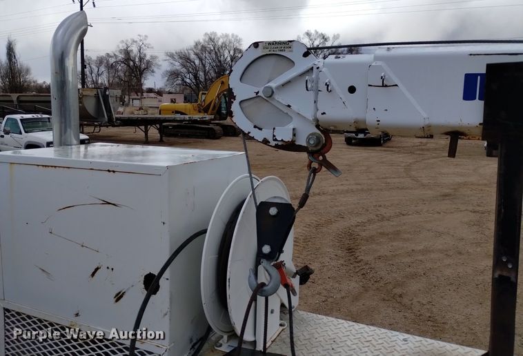 image for item DQ5985 1997 International 4700 utility / service truck