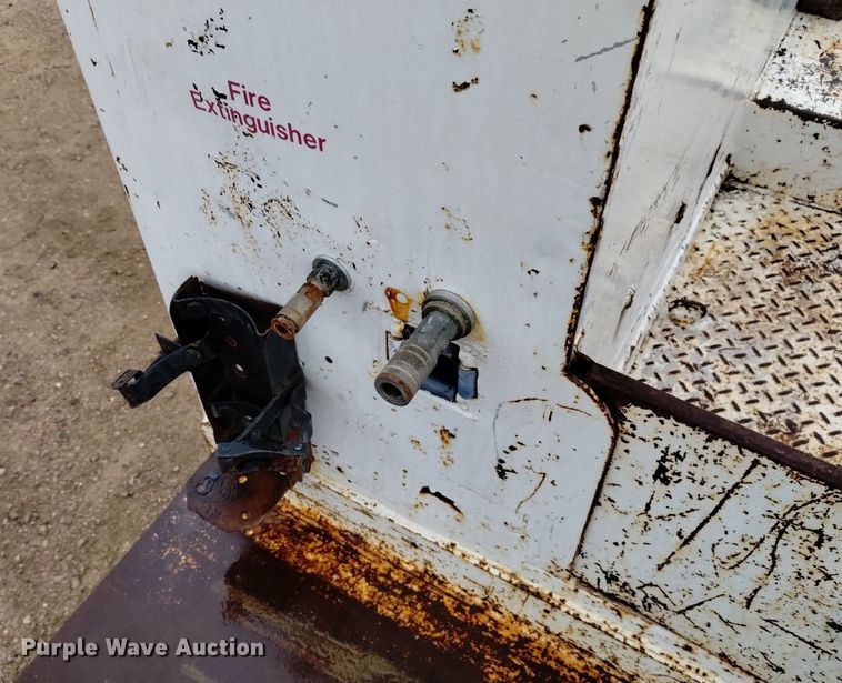 image for item DQ5985 1997 International 4700 utility / service truck