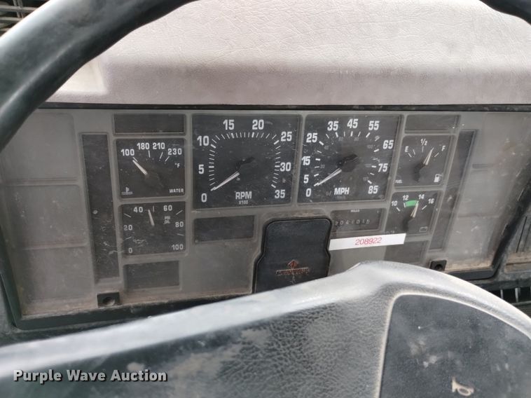 image for item DQ5985 1997 International 4700 utility / service truck