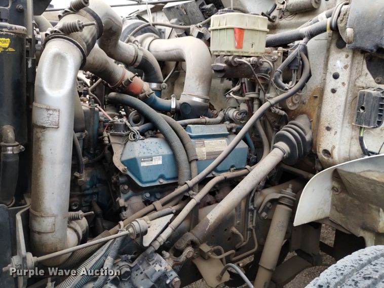 image for item DQ5985 1997 International 4700 utility / service truck