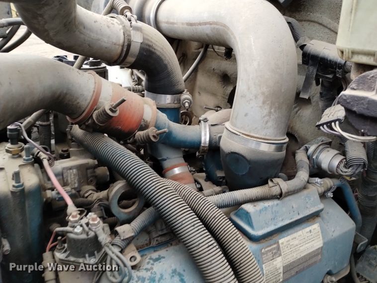 image for item DQ5985 1997 International 4700 utility / service truck