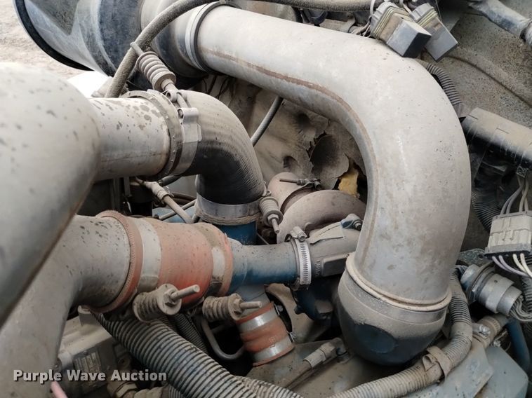 image for item DQ5985 1997 International 4700 utility / service truck