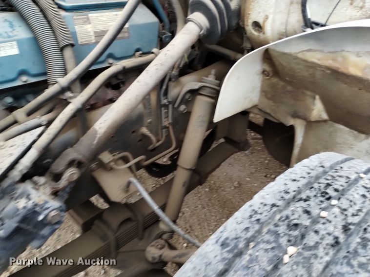 image for item DQ5985 1997 International 4700 utility / service truck