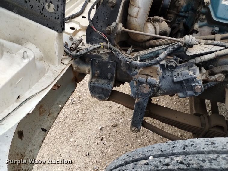 image for item DQ5985 1997 International 4700 utility / service truck