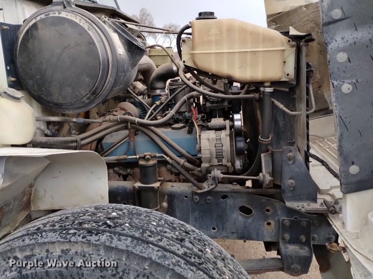 image for item DQ5985 1997 International 4700 utility / service truck