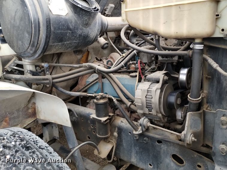 image for item DQ5985 1997 International 4700 utility / service truck