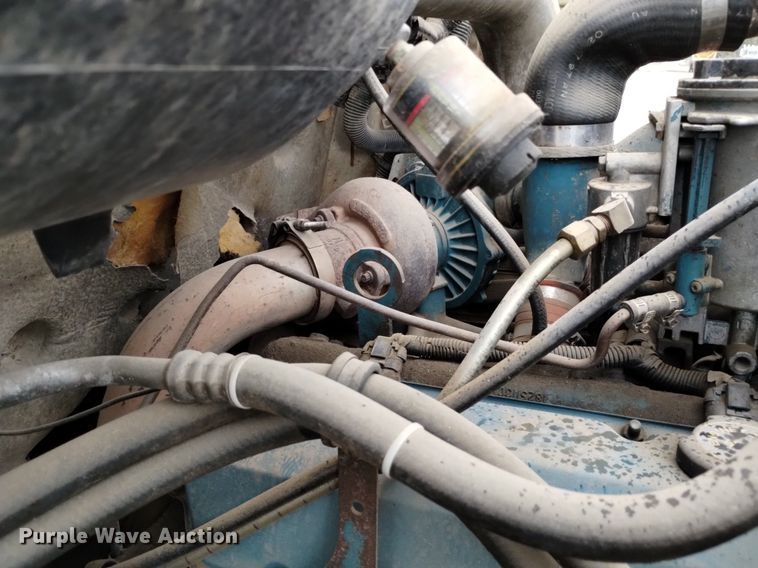 image for item DQ5985 1997 International 4700 utility / service truck