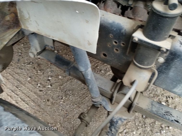 image for item DQ5985 1997 International 4700 utility / service truck