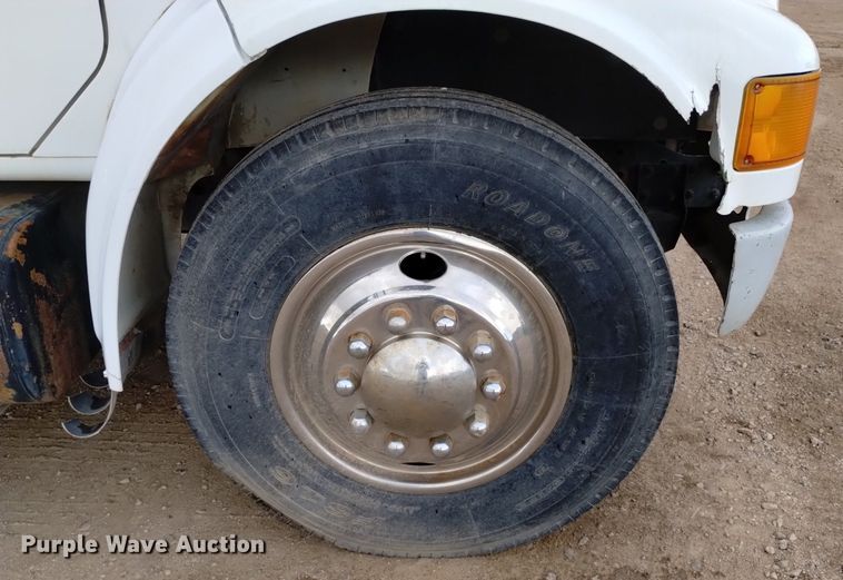 image for item DQ5985 1997 International 4700 utility / service truck