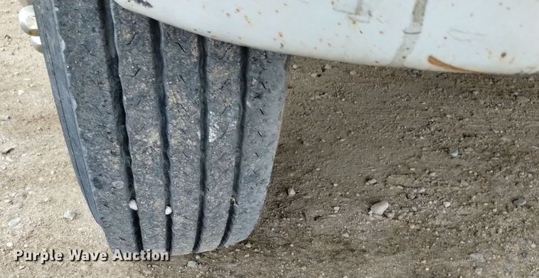 image for item DQ5985 1997 International 4700 utility / service truck