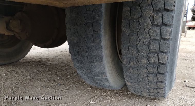 image for item DQ5985 1997 International 4700 utility / service truck