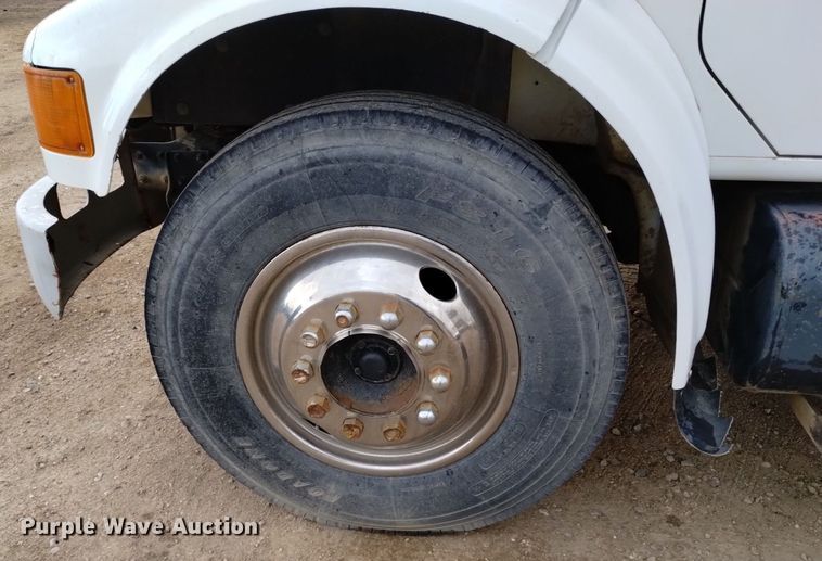 image for item DQ5985 1997 International 4700 utility / service truck