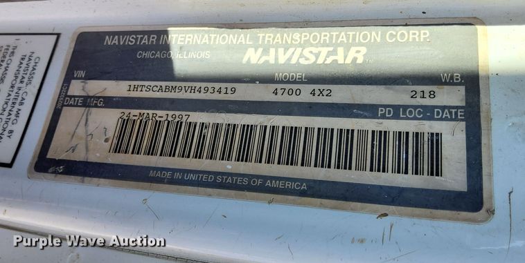 image for item DQ5985 1997 International 4700 utility / service truck