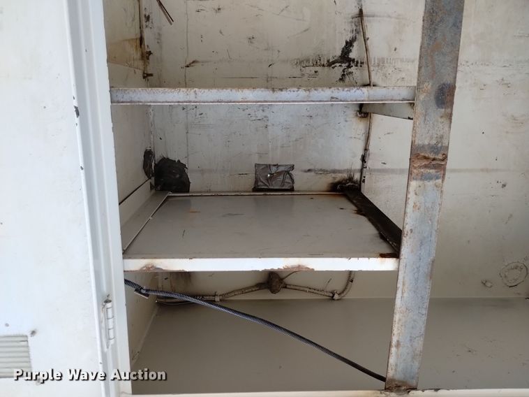 image for item DQ5986 1996 Chevrolet Kodiak  utility / service truck