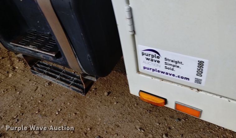 image for item DQ5986 1996 Chevrolet Kodiak  utility / service truck