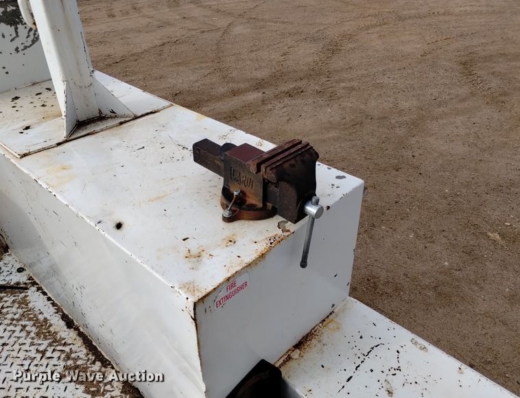 image for item DQ5986 1996 Chevrolet Kodiak  utility / service truck