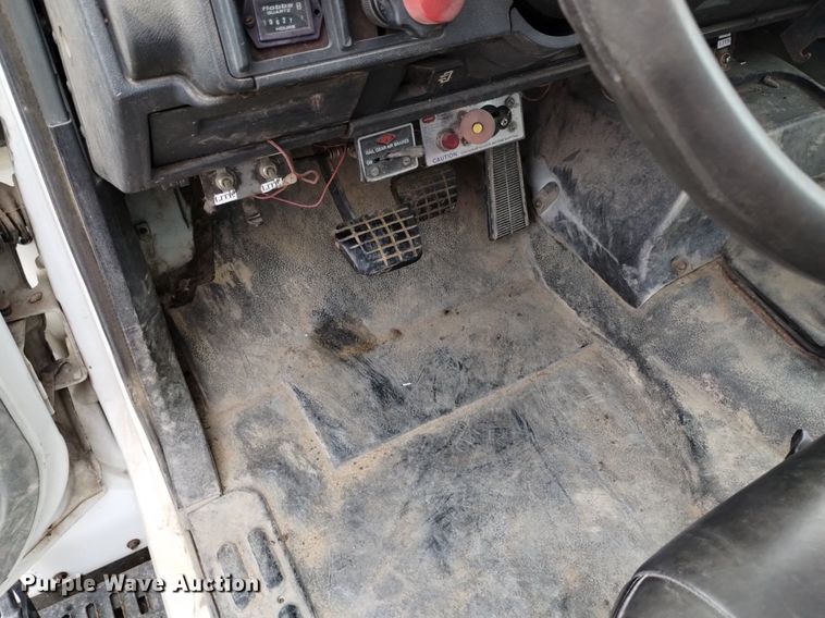 image for item DQ5986 1996 Chevrolet Kodiak  utility / service truck