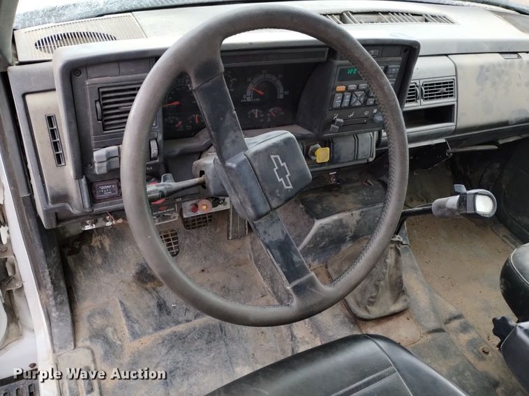 image for item DQ5986 1996 Chevrolet Kodiak  utility / service truck