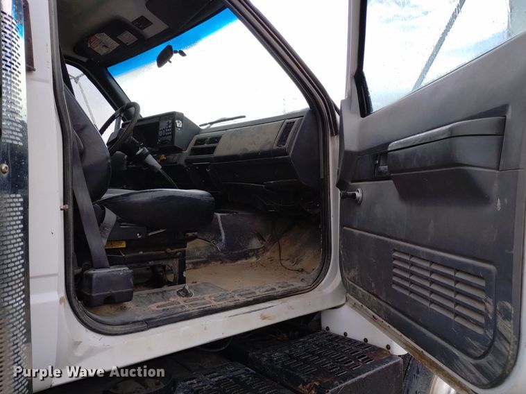 image for item DQ5986 1996 Chevrolet Kodiak  utility / service truck