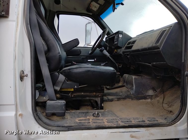 image for item DQ5986 1996 Chevrolet Kodiak  utility / service truck