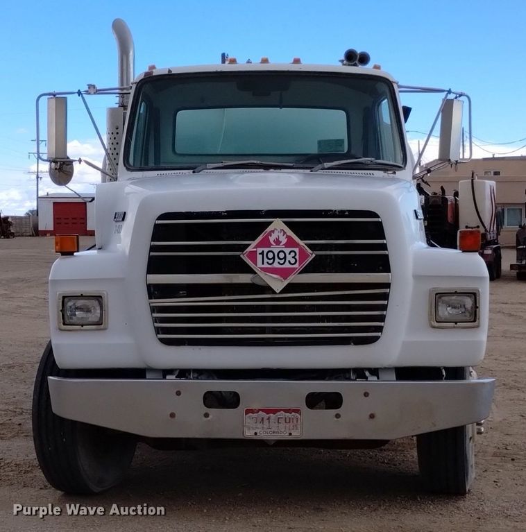 image for item DQ5988 1990 Ford L9000 fuel truck