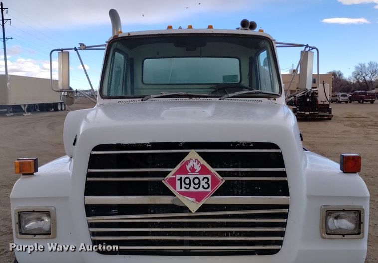 image for item DQ5988 1990 Ford L9000 fuel truck